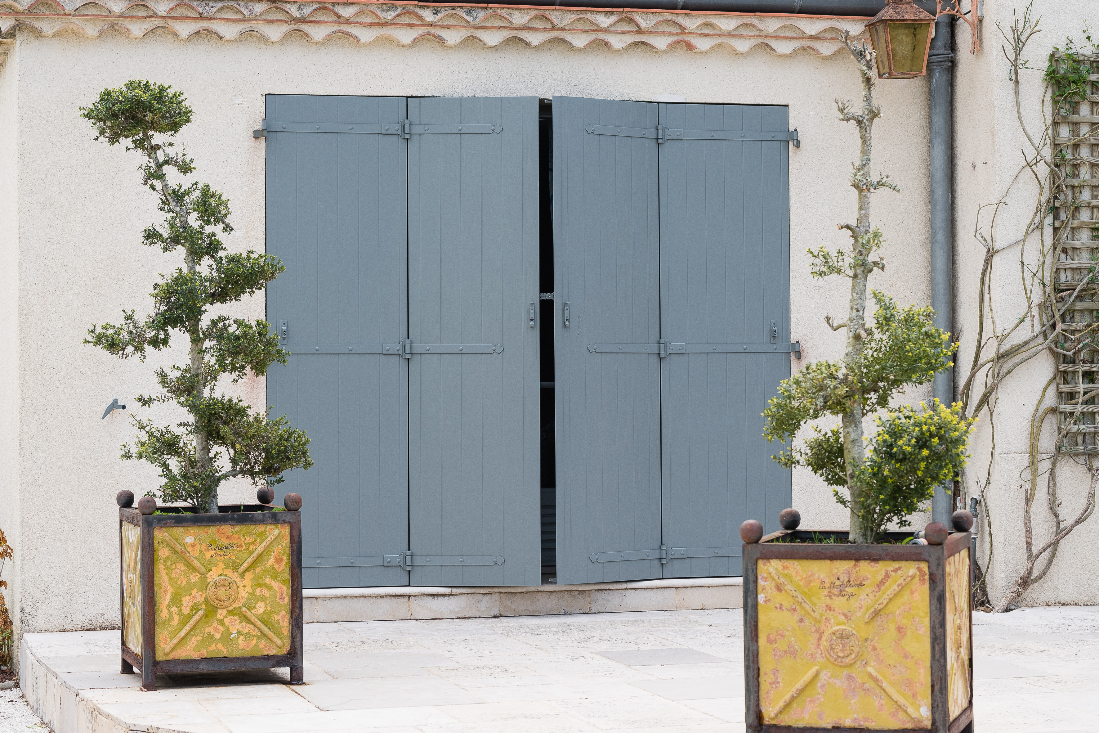 Volet aspect bois pour une  baie vitrée