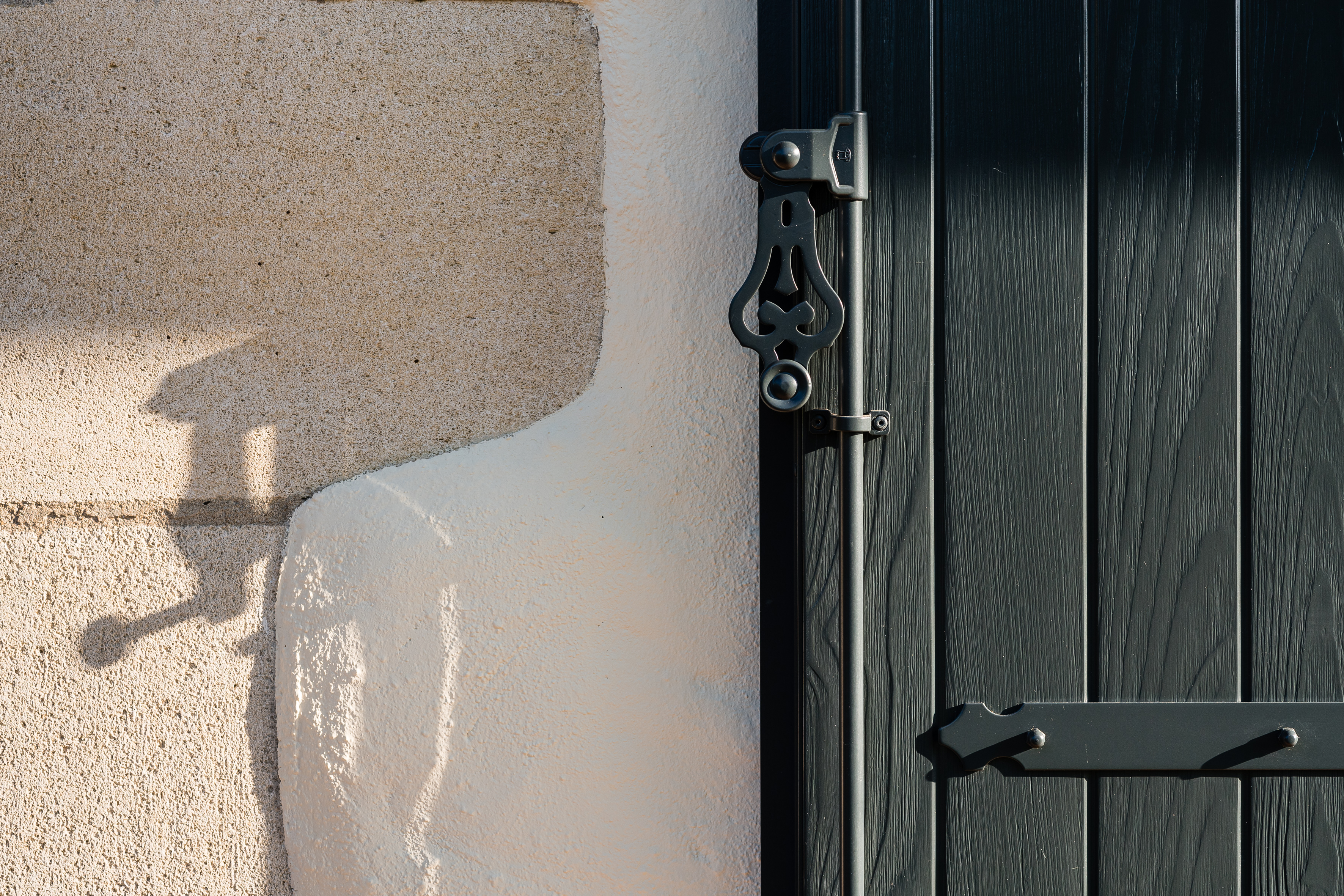 Volet aspect bois foncé