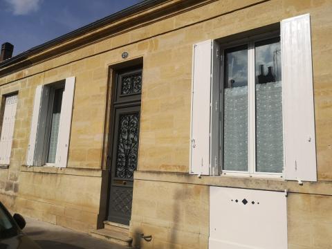 VOLETS SUR MESURE COMPOSITE A BORDEAUX